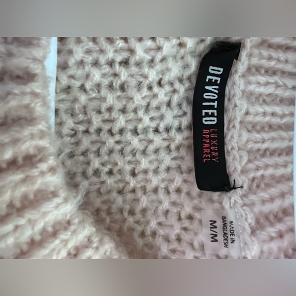 BLOWOUT! Light pink knit sweater size M - Picture 3 of 3